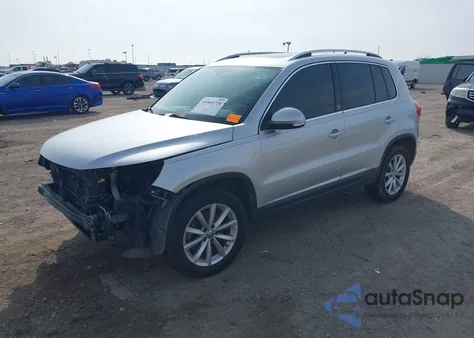 2017 Volkswagen Tiguan 2.0T Wolfsburg Edition из США, поврежденный, VIN WVGRV7AX6HK022898